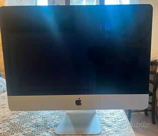 iMac con schermo da 21,5” pollici retroill. LED