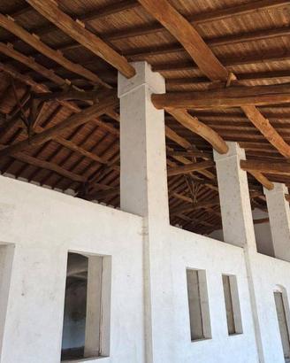 Rustico / Casale di 2500 m² con più di 5 locali a 
