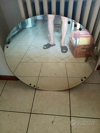specchio su grande legno