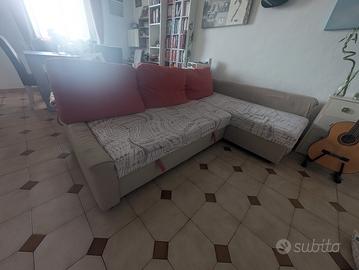 Divano letto Ikea con penisola e contenitore