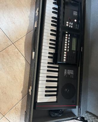 tastiera musicale Roland E-X10