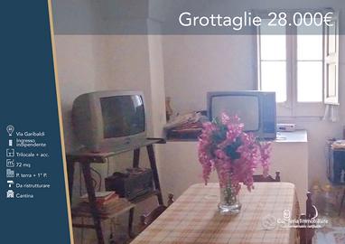 3vani su 2 livelli + cantina,ingresso indipendente