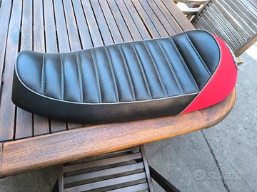 Sella cafè racer per Triumph Thruxton 900