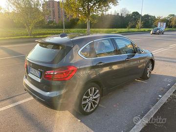Auto BMW 218d Active Tourer Luxury