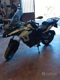 moto Benelli TRK 502 