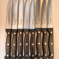 coltelli da tavola 8 pezzi seghettati 