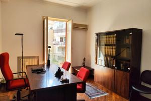 2 stanze luminose in studio legale