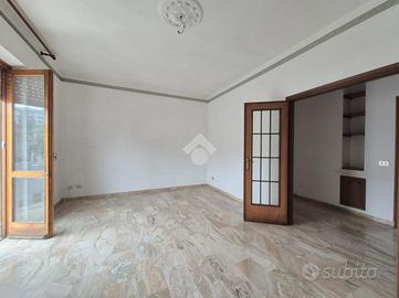 5 LOCALI A ACQUI TERME