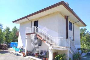 3 LOCALI A MANOCALZATI