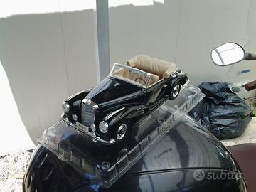 Modellino Mercedes 300s 1.18 Maisto