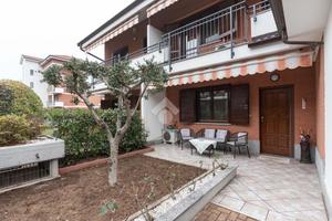 CASA SEMINDIPENDENTE A CIRIÈ