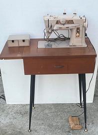 Macchina da cucire Singer mod. 401G elettrica 