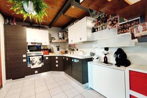 Appartamento di 60 m² con 2 locali e box auto a Rh