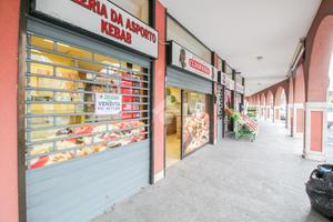 NEGOZIO A REZZATO