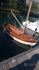 Barca a vela in legno (Batana)