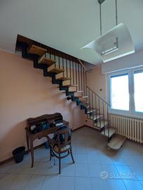 Scala modulare con gradini in legno massello