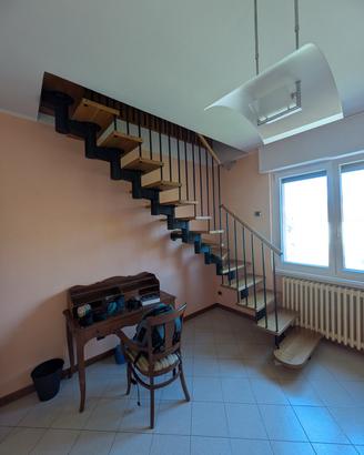 Scala modulare con gradini in legno massello