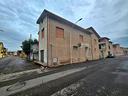 -s-appartamento-con-posto-auto-e-cortile