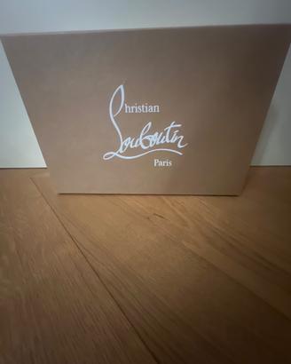 Christian Louboutin décolleté nere in vernice