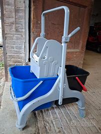 carrello strizzatore per pulizie