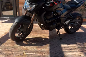 Kawasaki Z750R