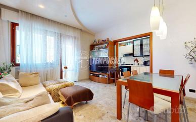 Quadrilocale con garage a Sottomarina