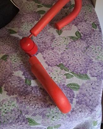 Attrezzo per gambe e braccia