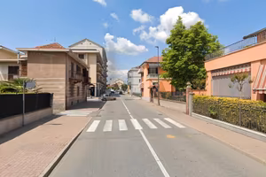 Leini,semi indipendente con giardino
