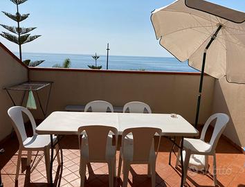 Monolocale con terrazzo vista mare