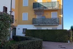 TRILOCALE CON PISCINA A ERBE'