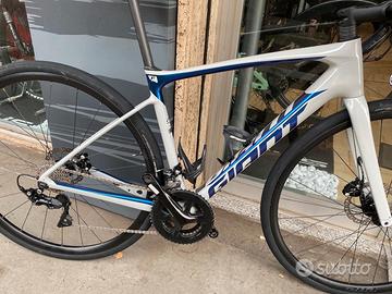 Bici da corsa Giant defy