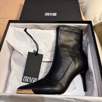 Stivaletti VERSACE in pelle nera