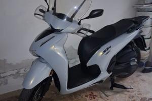 Honda sh 350