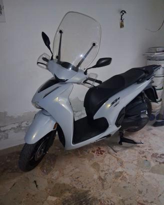 Honda sh 350