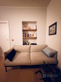 Divano Ikea Applaryd 2 posti grigio chiaro