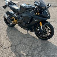 YZF-R1