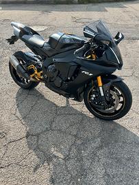 YZF-R1