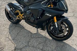 YZF-R1