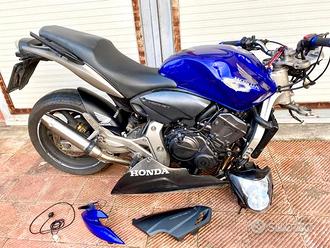 Honda cbr 600 f carene Vendita in Motori