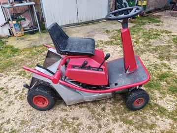 trattorino tagliaerba 