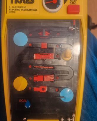 tricky traps Tomy