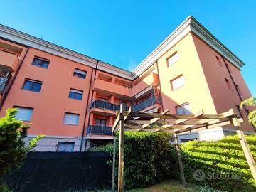 Appartamento di 120 m² con 4 locali e box auto a R