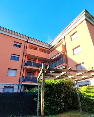 Appartamento di 120 m² con 4 locali e box auto a R