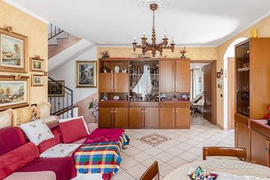 Villa di 184 m² con 3 locali e box auto doppio a P