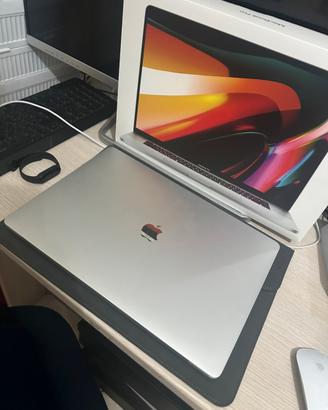 MacBook pro 16” touch bar