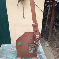 punzonatrice per metalli