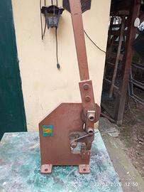 punzonatrice per metalli