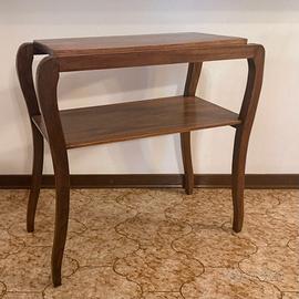 Tavolino in noce massiccio inizi del XX secolo