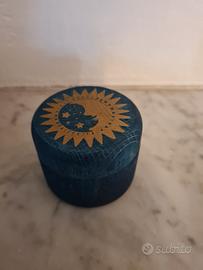 scatolina  in legno con Buddha