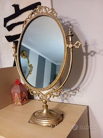 Psiche da  tavolo vintage in metallo decorato 